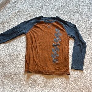 Boys Under Armour Orange and Gray Long Sleeve Shirt size YXS